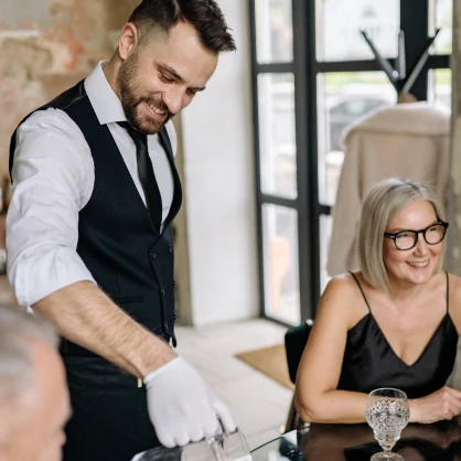 Fedezd fel a Manzetti Europe Formaruhákat!